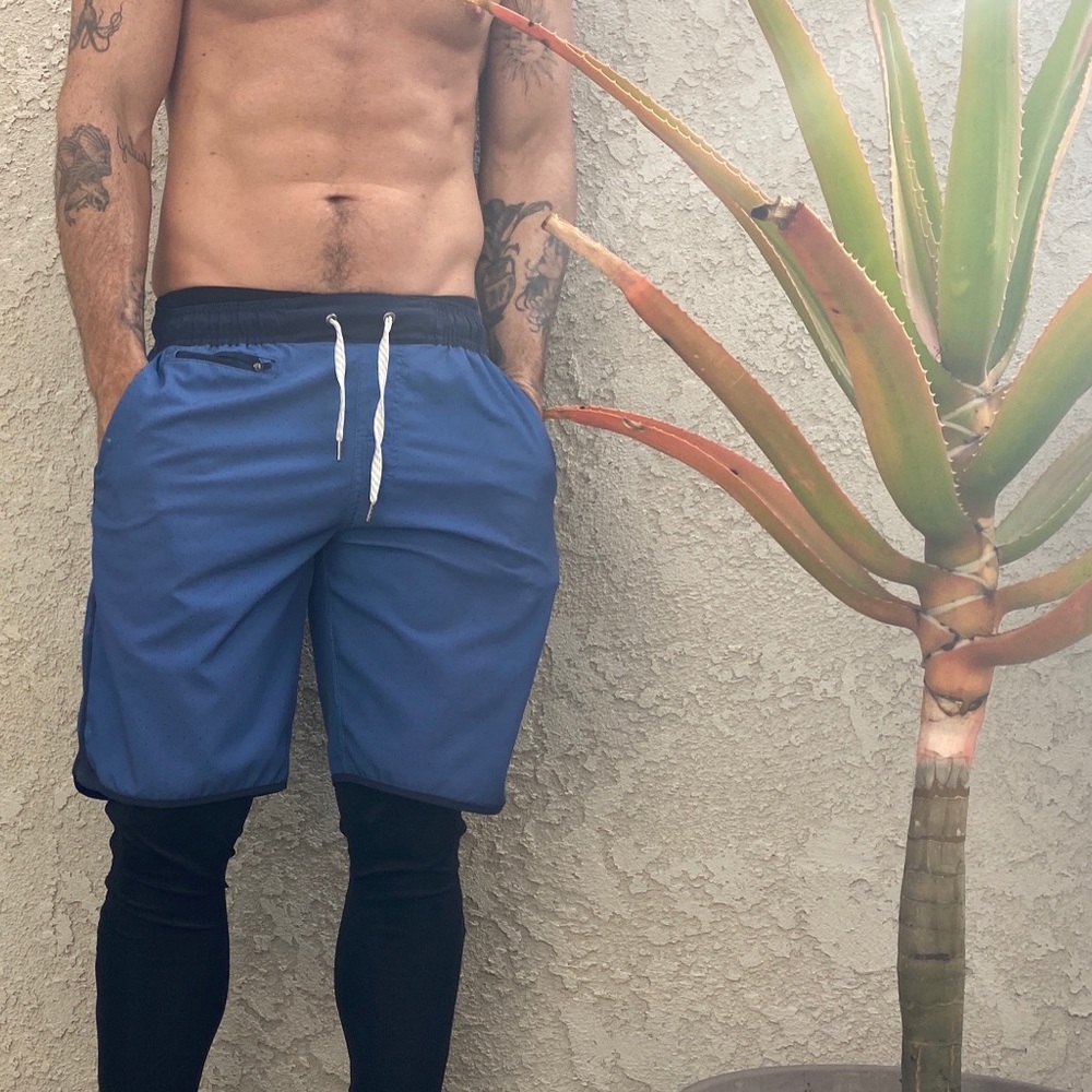 Vuori Shorts